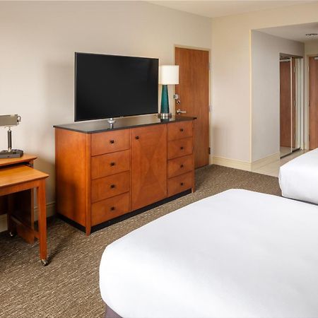 ฮิลตัน เซนต์ปีเตอร์เบิร์ก แคริลลอนพาร์ค โฮเต็ล Hotel เซนต์ปีเตอร์สเบิร์ก ภายนอก รูปภาพ